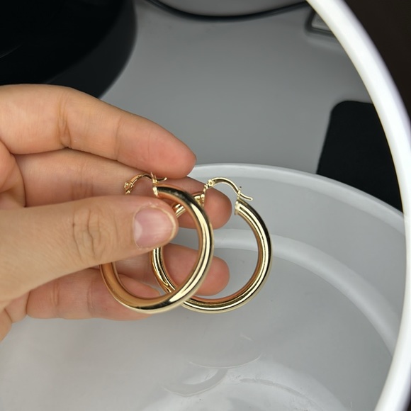 18K Gold Filled Hoop Earrings 1 pair - Picture 11 of 11